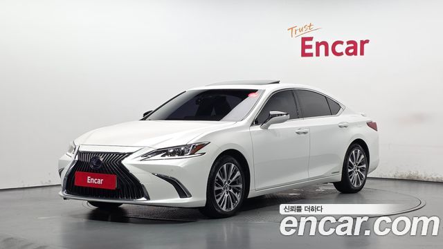 Lexus ES 300h 7-го поколения Luxury - фото 0
