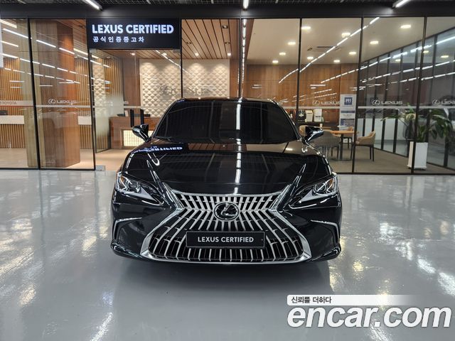 Lexus ES 300h 7-го поколения Luxury Plus - фото 2