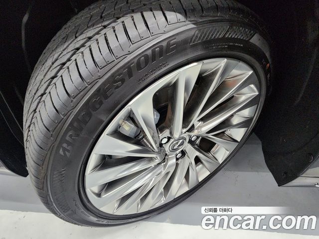 Lexus ES 300h 7-го поколения Luxury Plus - фото 4