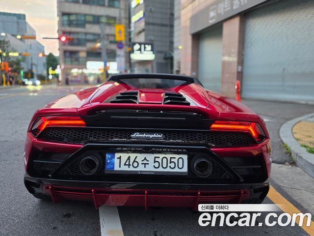 Lamborghini Huracan LP640-4 EVO Spyder - фото 4