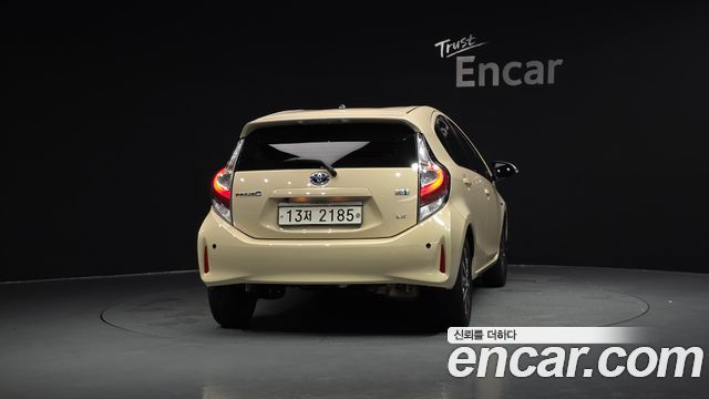 Toyota Prius 1.5 - фото 3