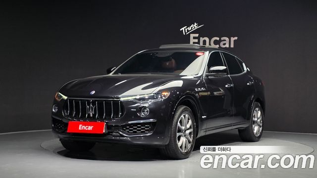 Maserati Levante 3.0 Diesel AWD GranLusso - фото 0