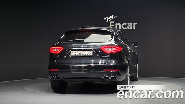 Maserati Levante 3.0 Diesel AWD GranLusso - фото 3