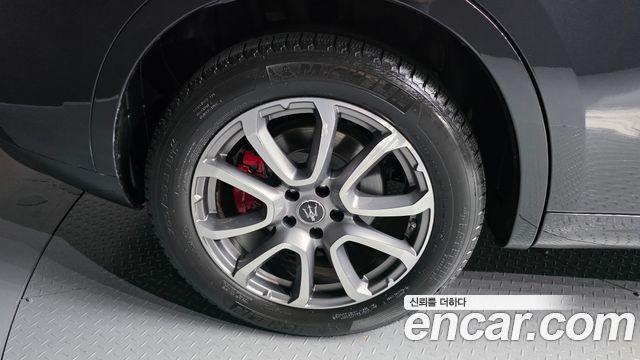 Maserati Levante 3.0 Diesel AWD GranLusso - фото 4