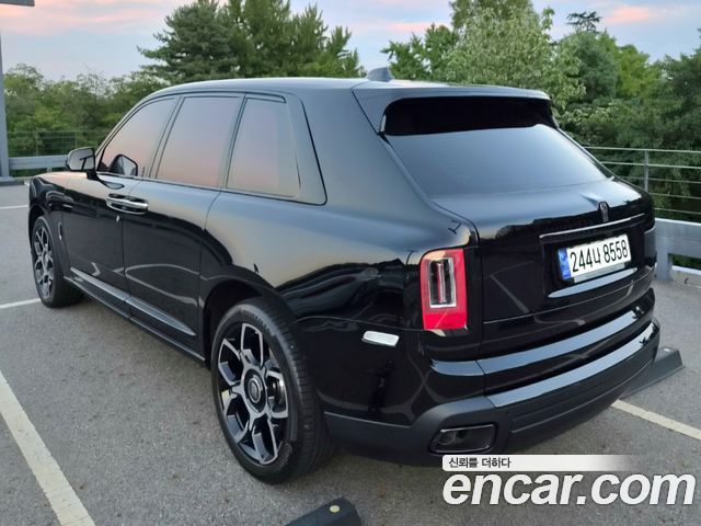 Rolls-Royce Cullinan 6.7 V12 Black Badge - фото 3