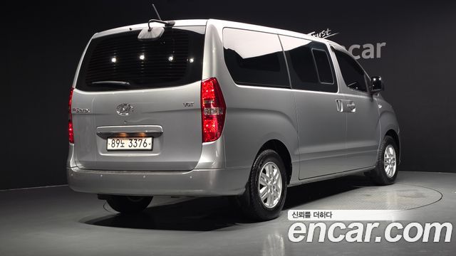 Hyundai Starex New Van 5-Seater Smart - фото 1