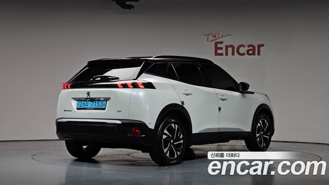 Peugeot 2008 2-го поколения EV GT - фото 0