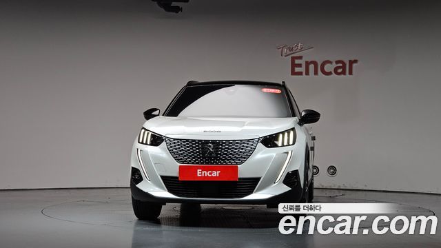 Peugeot 2008 2-го поколения EV GT - фото 1