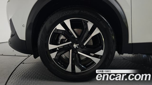 Peugeot 2008 2-го поколения EV GT - фото 3