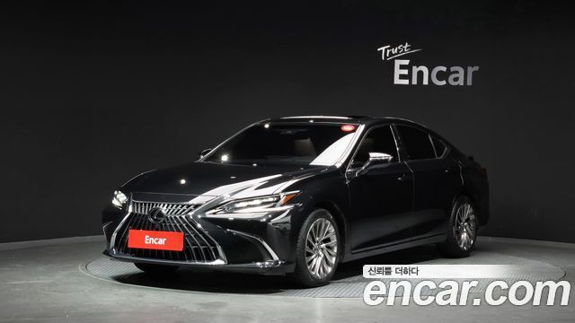 Lexus ES 300h 7-го поколения Executive - фото 0