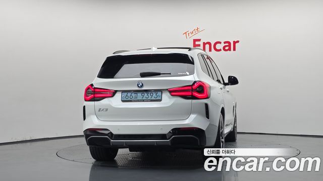 BMW iX3 M Sports - фото 3
