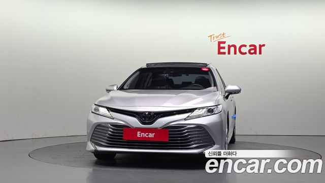 Toyota Camry XV70 2.5 - фото 2