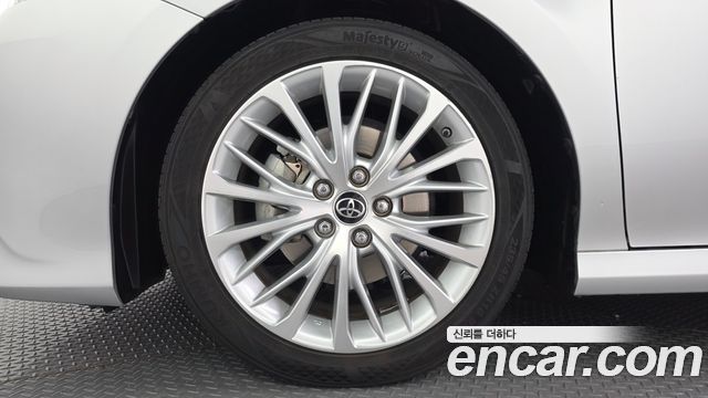 Toyota Camry XV70 2.5 - фото 4