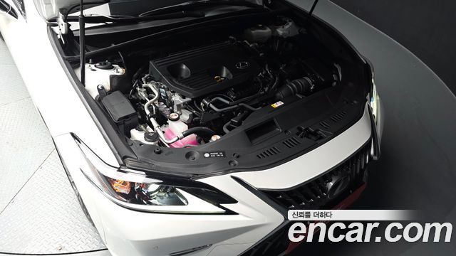 Lexus ES 300h 7-го поколения Luxury Plus - фото 4