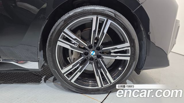 BMW i7 G70 xDrive 60 M sport - фото 4