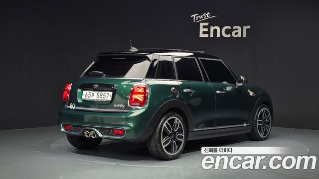 Mini Cooper S 5Door Standard 3rd - фото 1