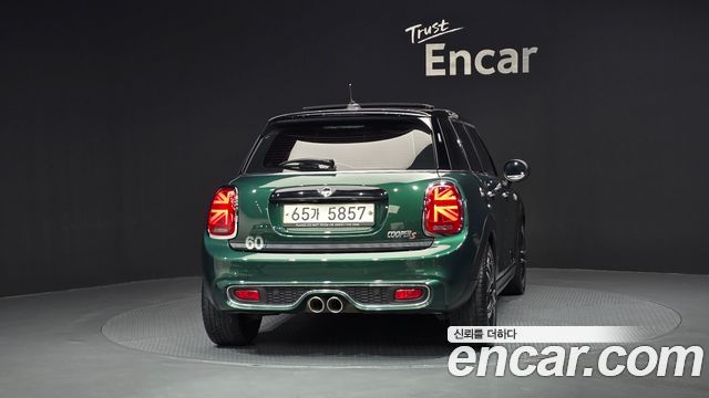 Mini Cooper S 5Door Standard 3rd - фото 3