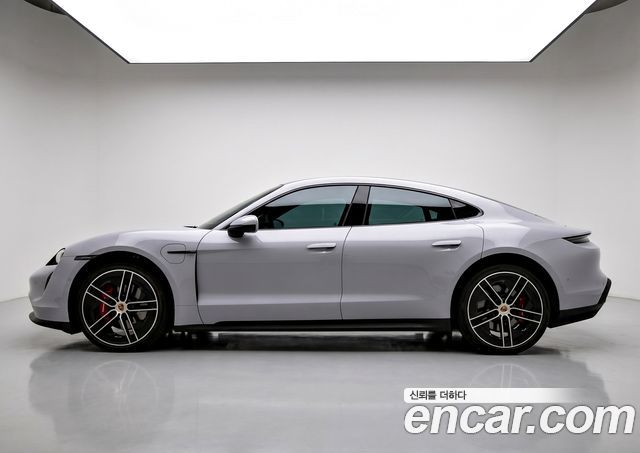 Porsche Taycan 4S - фото 0
