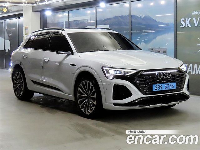 Audi Q8 e-tron GE 55 Quattro Premium - фото 0