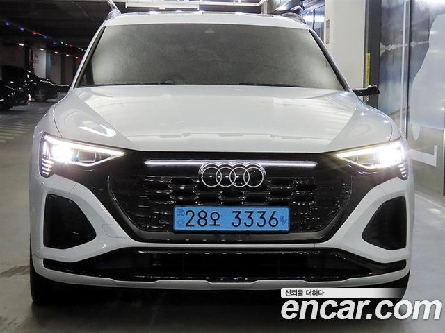Audi Q8 e-tron GE 55 Quattro Premium - фото 1
