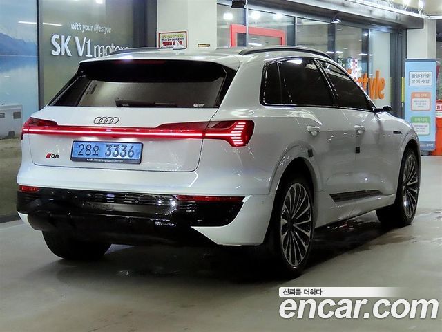 Audi Q8 e-tron GE 55 Quattro Premium - фото 3