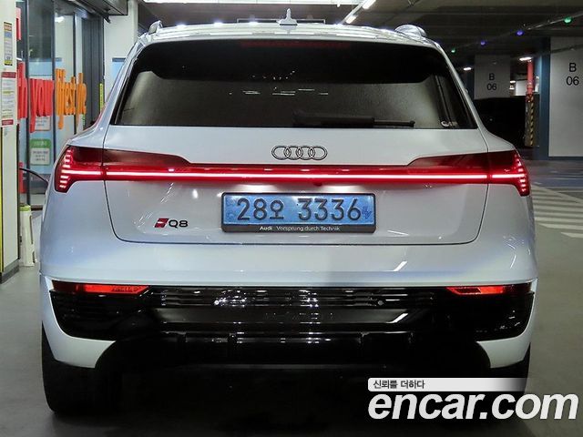 Audi Q8 e-tron GE 55 Quattro Premium - фото 4