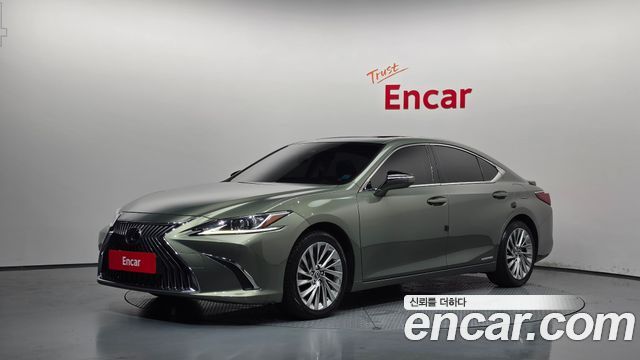 Lexus ES 300h 7-го поколения Luxury Plus - фото 0