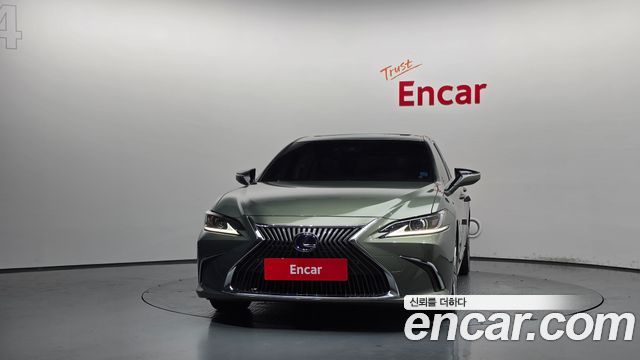 Lexus ES 300h 7-го поколения Luxury Plus - фото 2