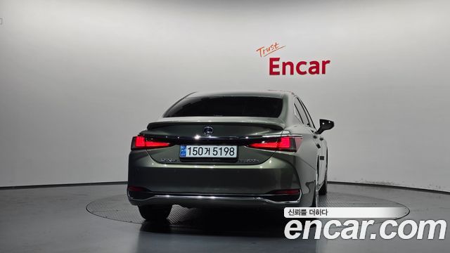 Lexus ES 300h 7-го поколения Luxury Plus - фото 3