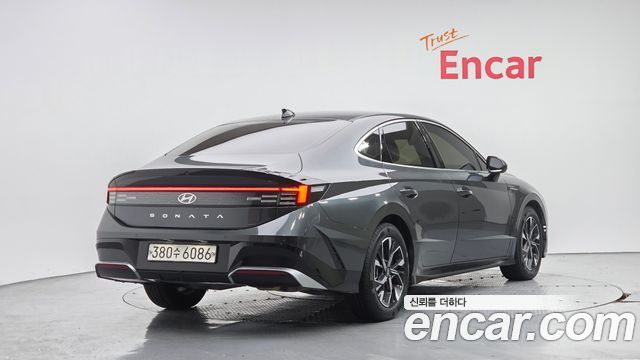 Hyundai Sonata The Edge DN8 2.0 Exclusive - фото 1