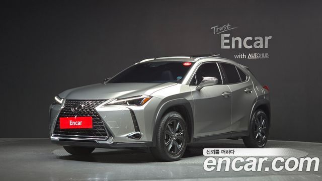 Lexus UX 250h 2.0 2WD - фото 0