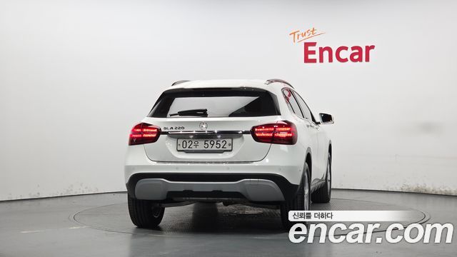 Mercedes-Benz GLA-Class X156 GLA220 - фото 2