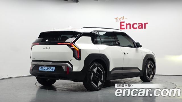 Kia EV3 Long Range 2WD Earth - фото 1