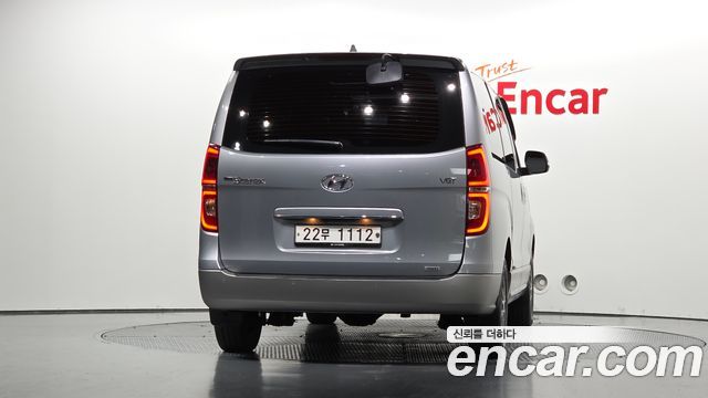 Hyundai Starex New 4WD Urban 9-Seater Exclusive - фото 2