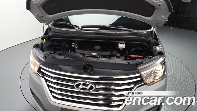 Hyundai Starex New 4WD Urban 9-Seater Exclusive - фото 4