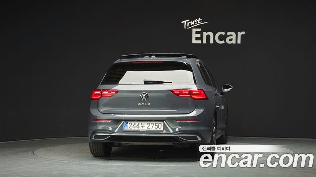 Volkswagen Golf 8-го поколения 2.0 TDI Prestige - фото 3