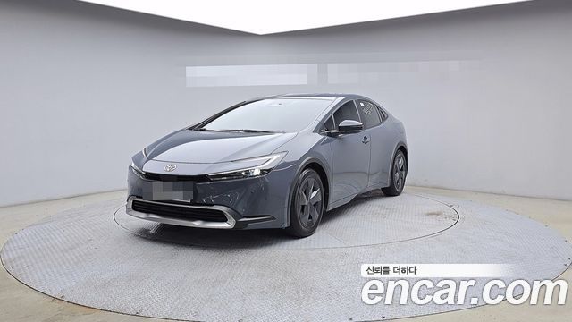 Toyota Prius 5-го поколения 2.0 PHEV SE - фото 0