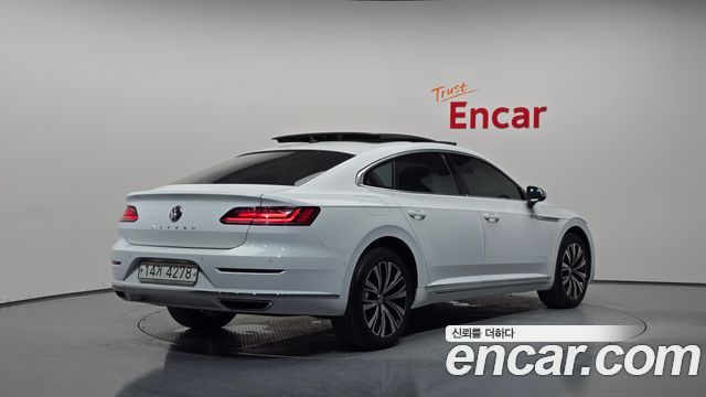 Volkswagen Arteon 2.0 TDI Premium - фото 1