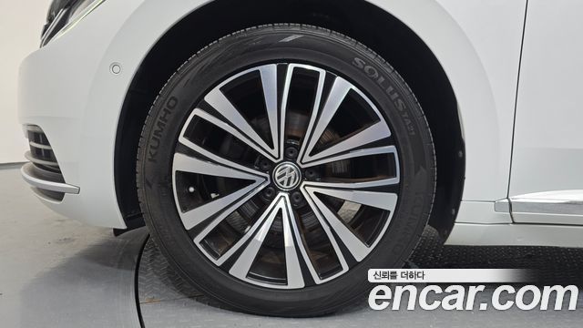 Volkswagen Arteon 2.0 TDI Premium - фото 4