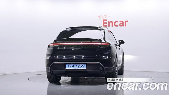 Porsche Macan EV Base 4 - фото 3