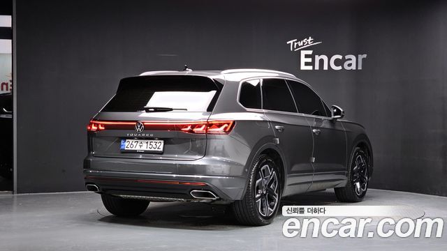 Volkswagen Touareg 3-го поколения 3.0 TDI Prestige - фото 1