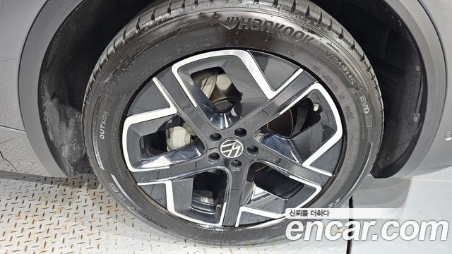 Volkswagen Touareg 3-го поколения 3.0 TDI Prestige - фото 4