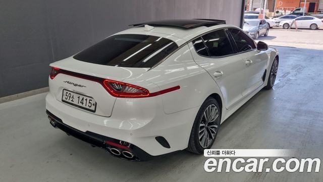 Kia Stinger 2.0 Turbo 2WD Platinum - фото 1