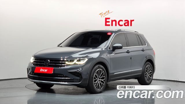 Volkswagen Tiguan 2-го поколения 2.0 TDI Premium - фото 0