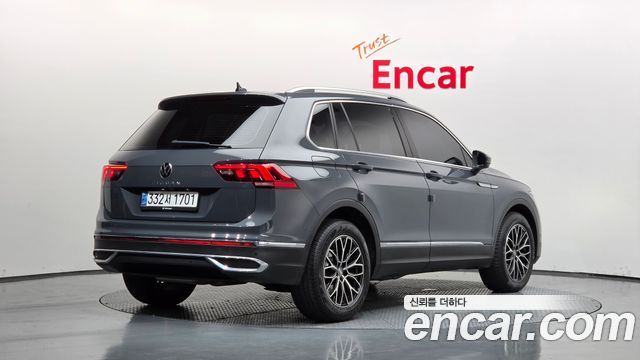 Volkswagen Tiguan 2-го поколения 2.0 TDI Premium - фото 1