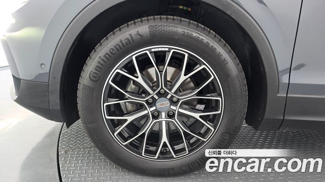Volkswagen Tiguan 2-го поколения 2.0 TDI Premium - фото 4