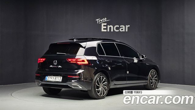 Volkswagen Golf 8-го поколения 2.0 TDI Prestige - фото 1