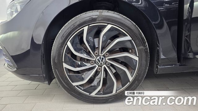 Volkswagen Golf 8-го поколения 2.0 TDI Prestige - фото 4