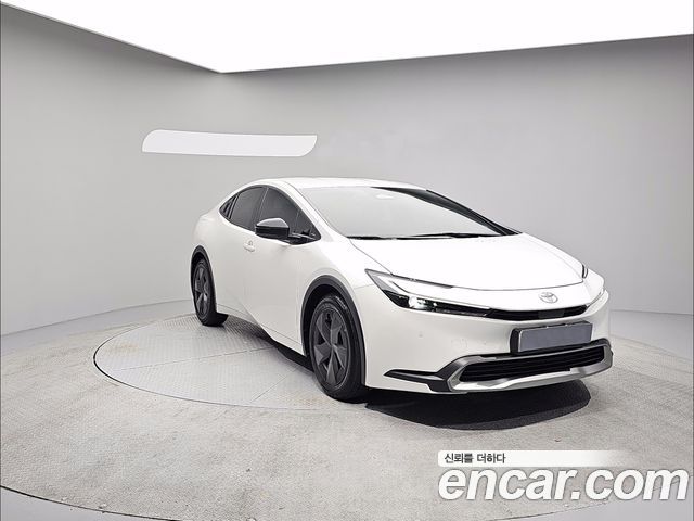 Toyota Prius 5-го поколения 2.0 PHEV SE - фото 2