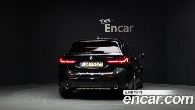 BMW 1 Series F40 120i M Sports - фото 3
